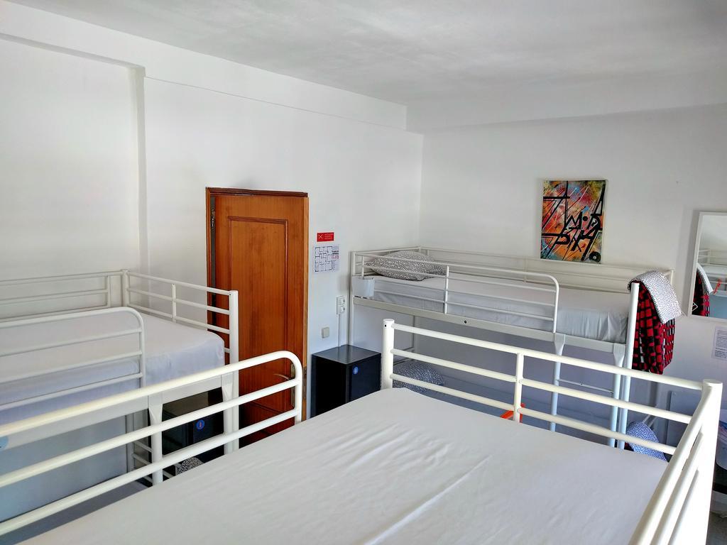 Lisbon Cosy Hostel Exterior photo